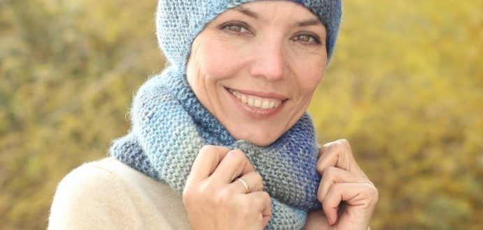 3fdc0e086884522535475dcc6d9d-aksessuary-vyazanyj-komplekt-shapka-i-snud-dzhins-691x700