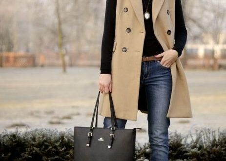 bezhevyy-i-krasnyy-garmoniruyut-s-temnymi-tonami