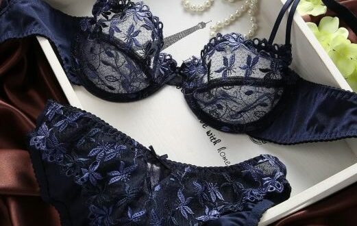 noch-s-lyubimym-muzhchinoy-stanet-nezabyvaemoy-esli-nadet-kruzhevnoe-bele-a-vot-nosit-takoy-komplekt-pod-obtyagivayuschim-platem-ne-stoit