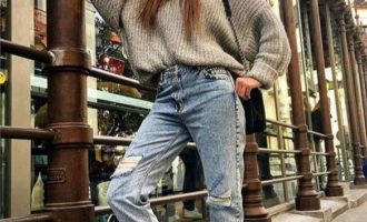 sviter-s-effektom-oversayz-mozhno-nadet-s-varenkami-v-prohladnyy-den-foto-krasotka-cc