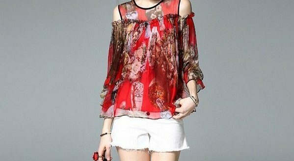 krasivaya-bluza-s-ogolennymi-plechami