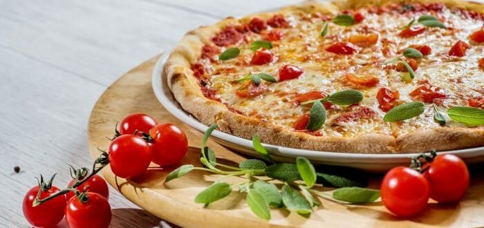 pitstsa-eto-vkusno-no-pitatsya-eyu-tri-raza-v-den-opasno-lishnimi-santimetrami-dlya-talii-foto-pixabay-com