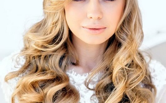 pricheska-s-kudryami